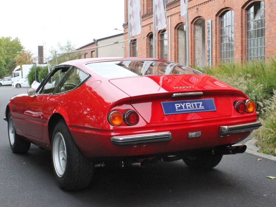Image 22/22 of Ferrari 365 GTB&#x2F;4 Daytona (1971)