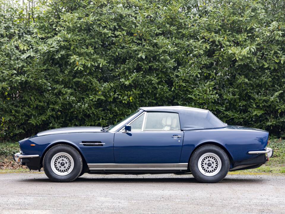 Bild 10/29 von Aston Martin V8 Volante (1980)