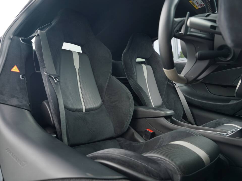 Afbeelding 13/50 van McLaren 570S (2016)