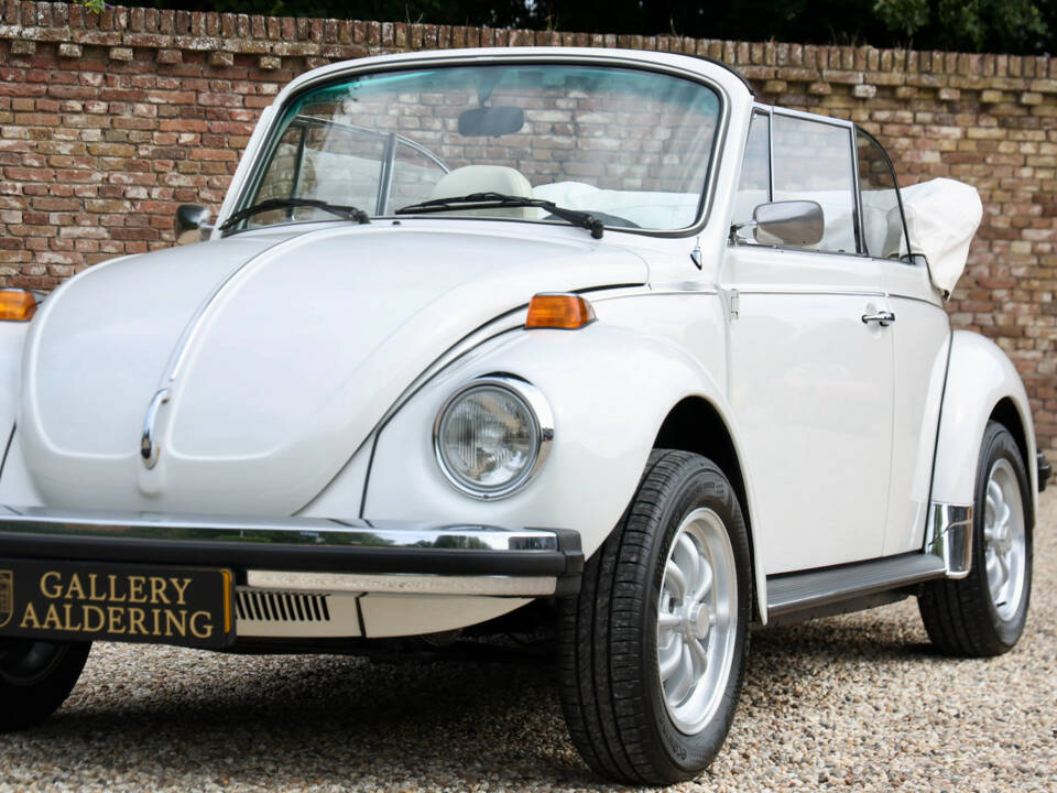 Image 32/50 of Volkswagen Käfer 1303 &quot;Champagne Edition&quot; (1977)