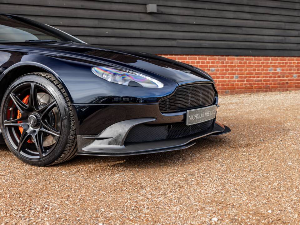 Image 33/65 of Aston Martin Vantage GT8 (2017)