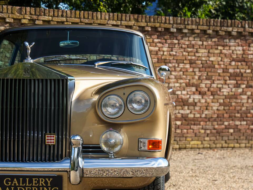 Image 17/50 of Rolls-Royce Silver Cloud III "Chinese Eyes" (1965)