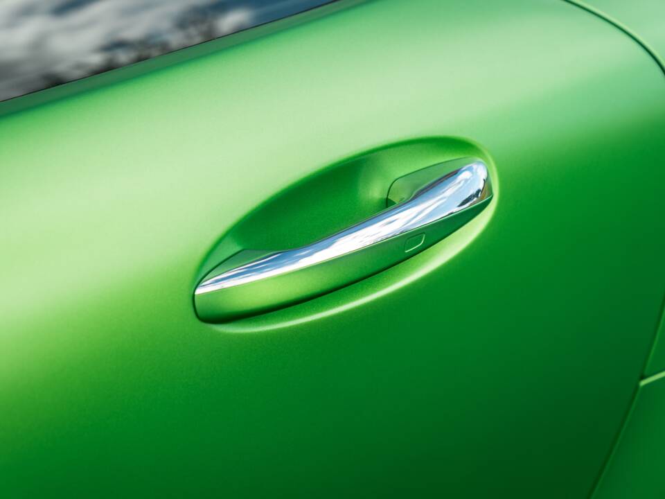 Image 23/67 of Mercedes-AMG GT-R (2018)