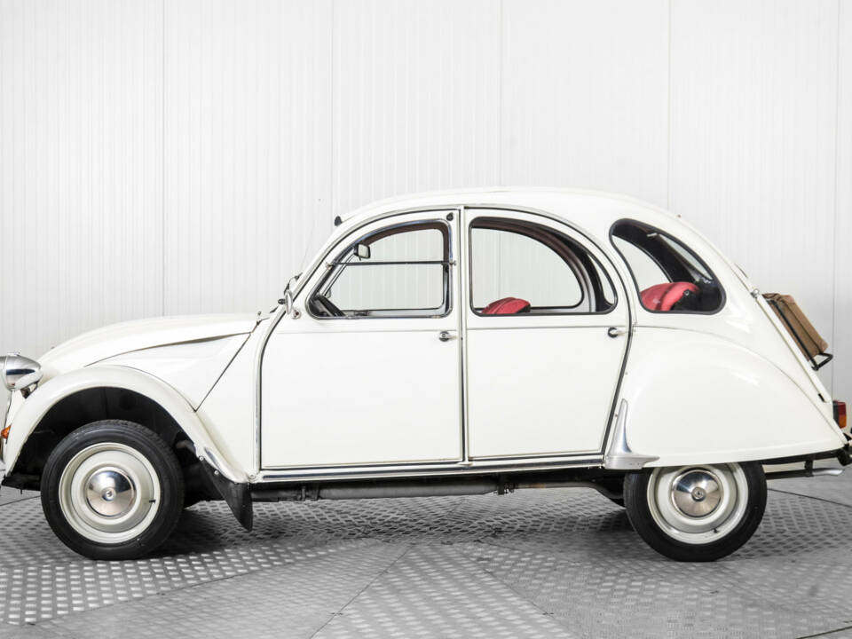Image 9/50 de Citroën 2 CV 6 (1987)