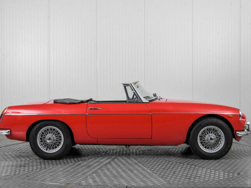 Image 10/50 de MG MGB (1965)