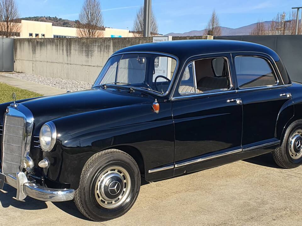 Image 2/30 de Mercedes-Benz 190 (1957)