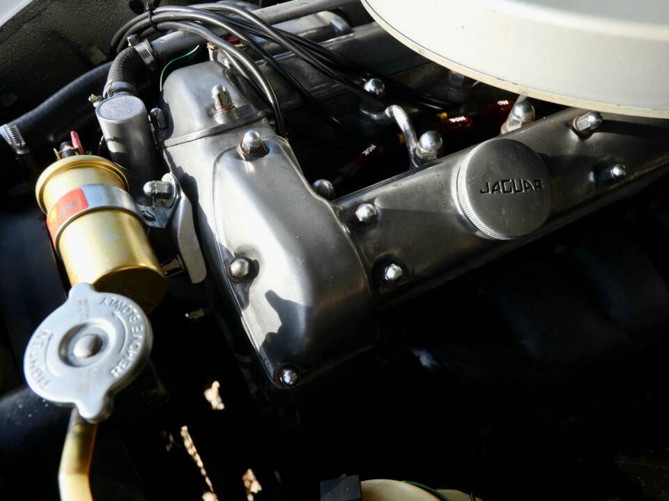 Immagine 24/50 di Jaguar Mk II 3.4 (1966)