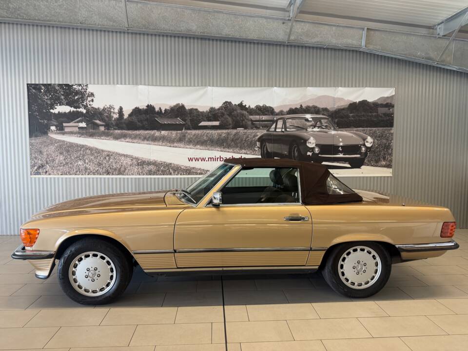 Image 1/18 of Mercedes-Benz 560 SL (1986)