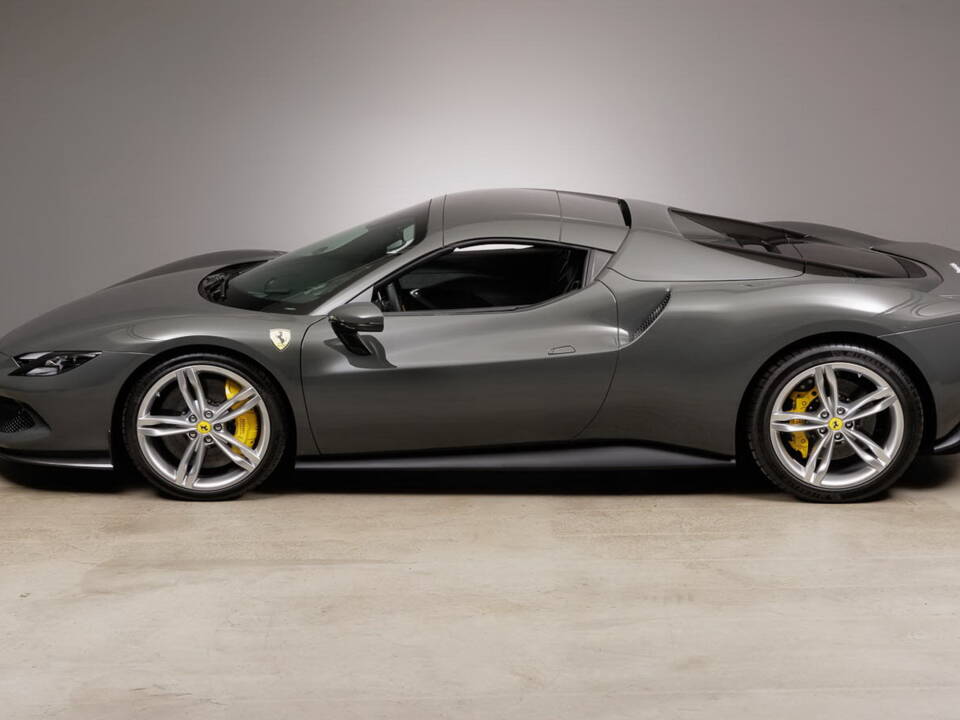 Image 10/42 de Ferrari 296 GTS (2024)