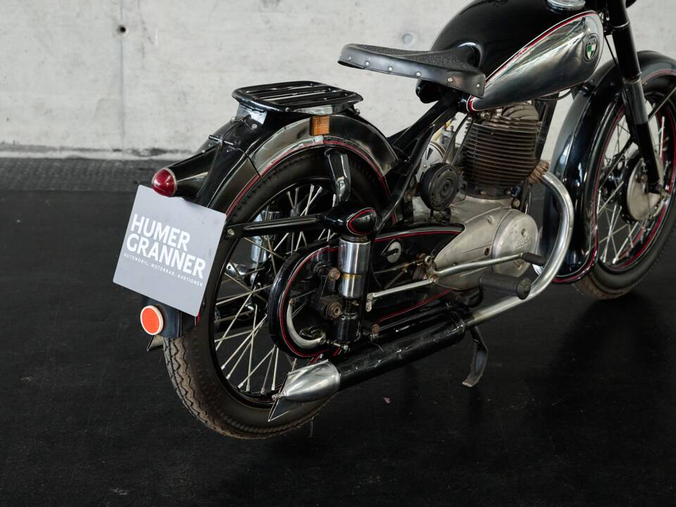 Image 19/28 of Puch 250 TF (1953)
