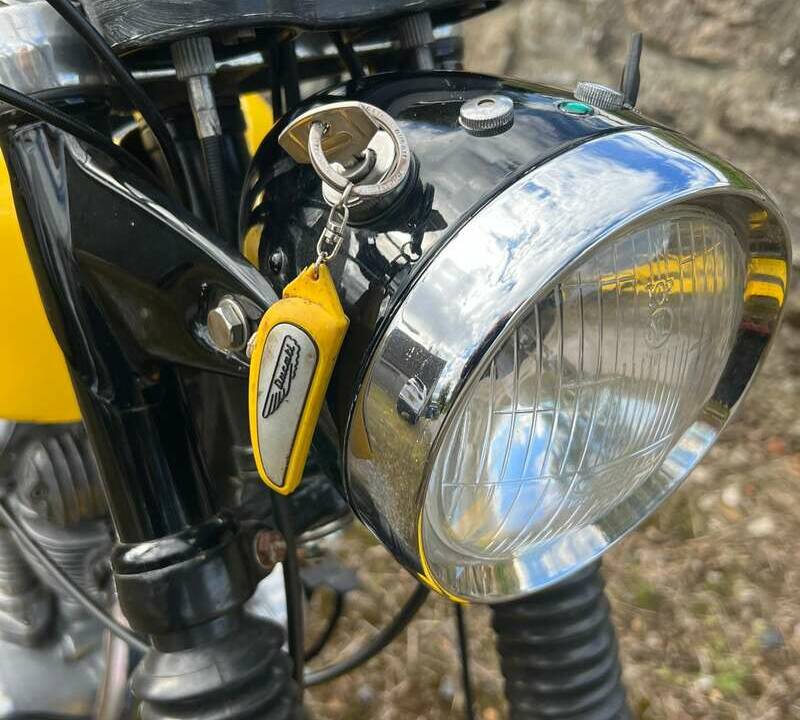 Afbeelding 7/21 van Ducati DUMMY (1974)