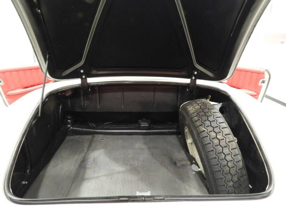 Image 8/15 of Mercedes-Benz 190 SL (1963)