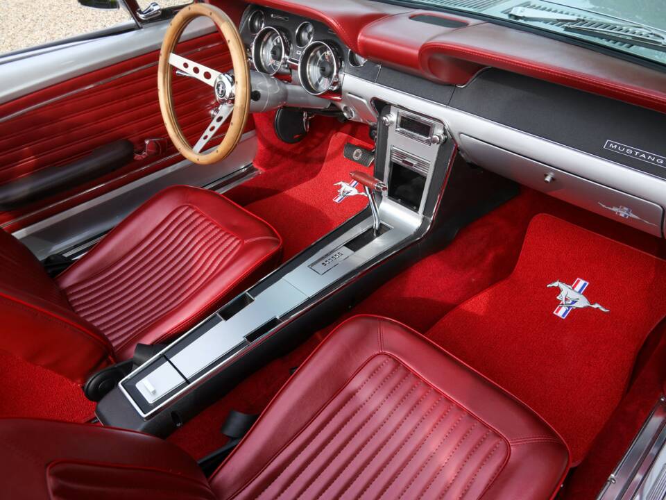 Immagine 46/50 di Ford Mustang GT (1968)