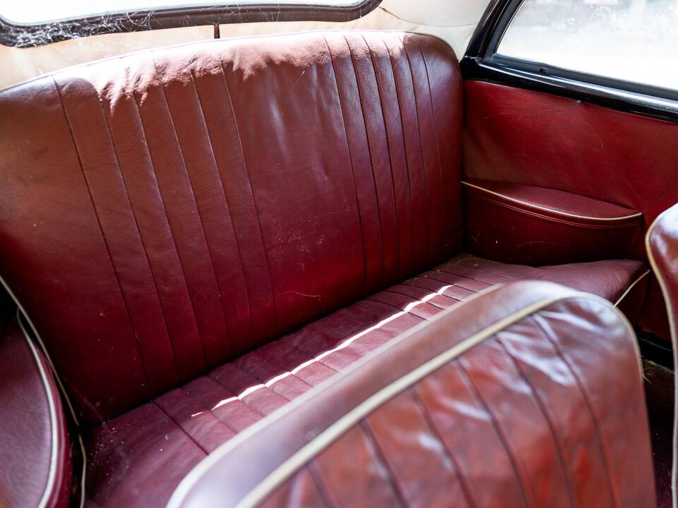 Image 32/36 of Morris Minor 1000 (1956)