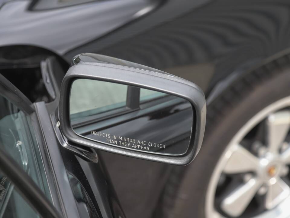 Image 87/108 de Porsche 911 Carrera 3.2 (1989)