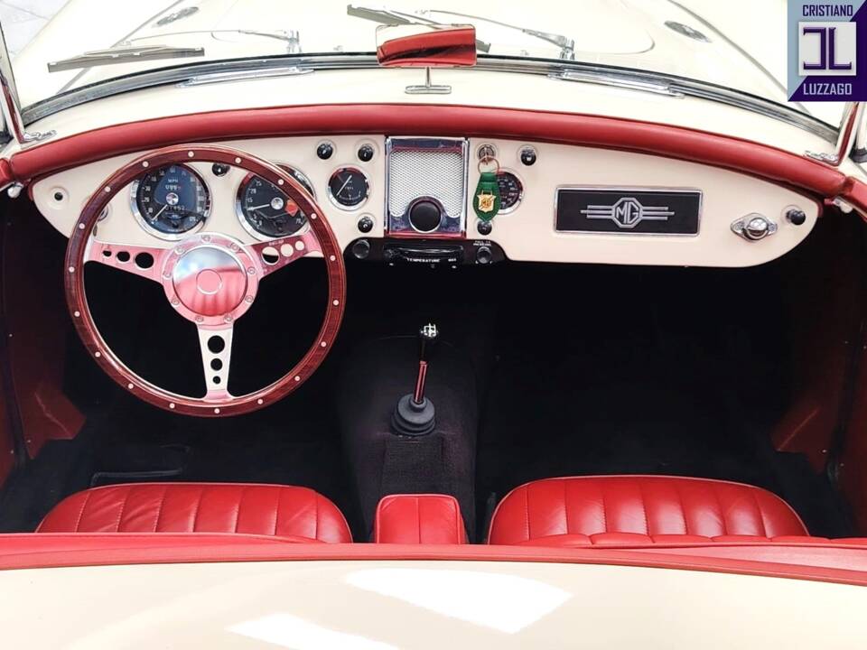 Image 30/61 of MG MGA 1500 (1958)