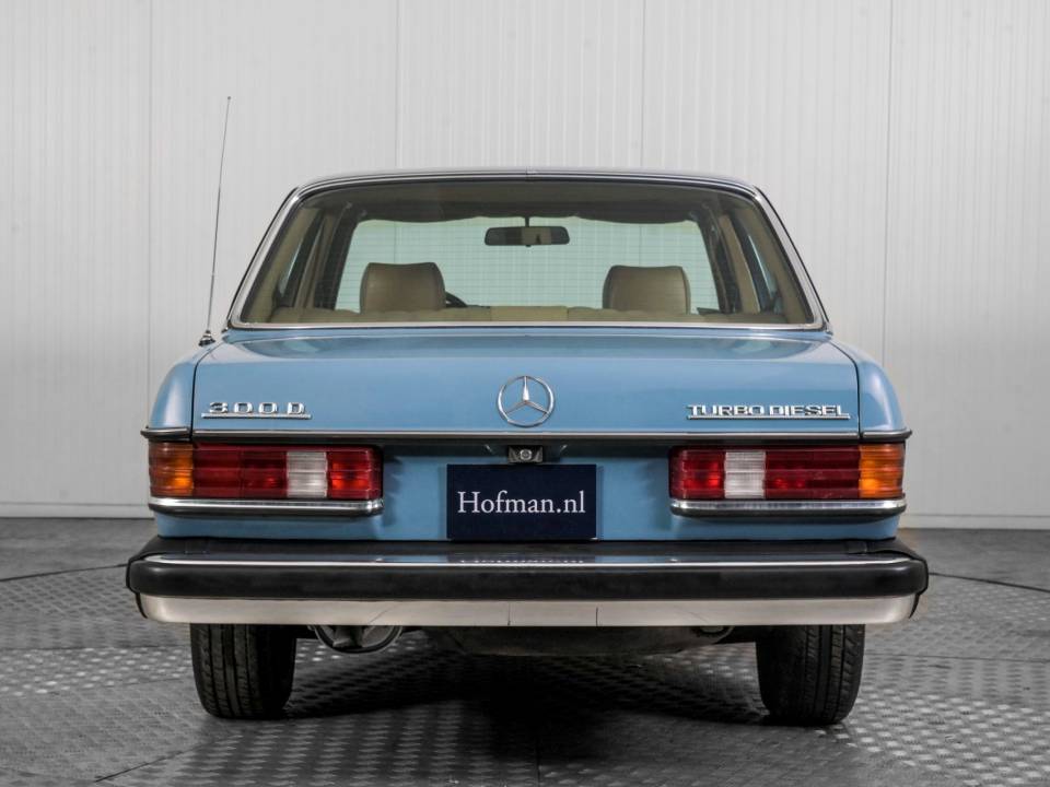 Bild 15/50 von Mercedes-Benz 300 D Turbodiesel (1982)