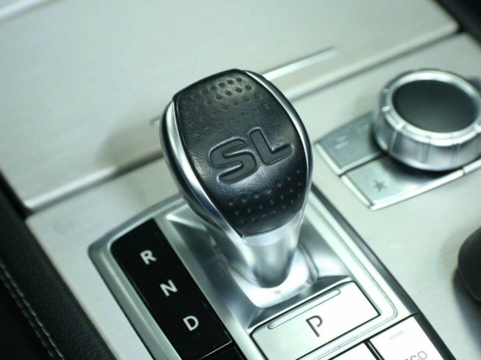 Image 25/50 of Mercedes-Benz SL 500 (2015)