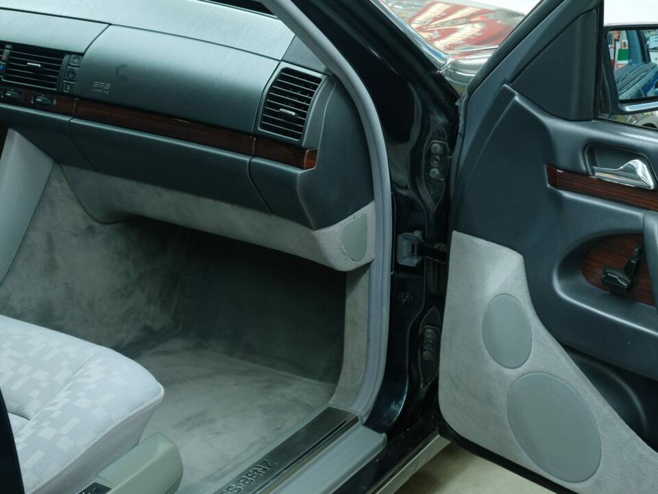 Bild 25/50 von Mercedes-Benz S 320 (1996)