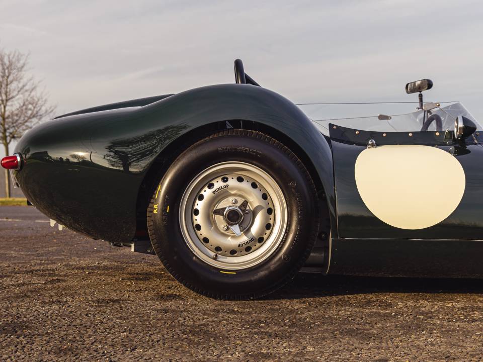 Image 4/21 of Lister Knobbly (2021)