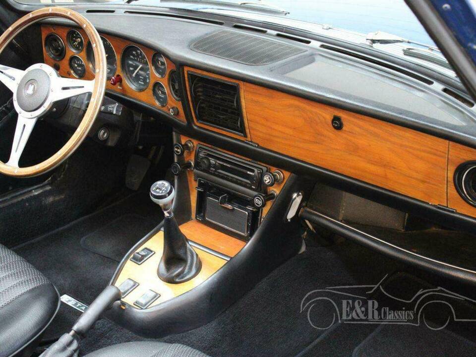 Image 12/19 of Triumph Stag (1975)
