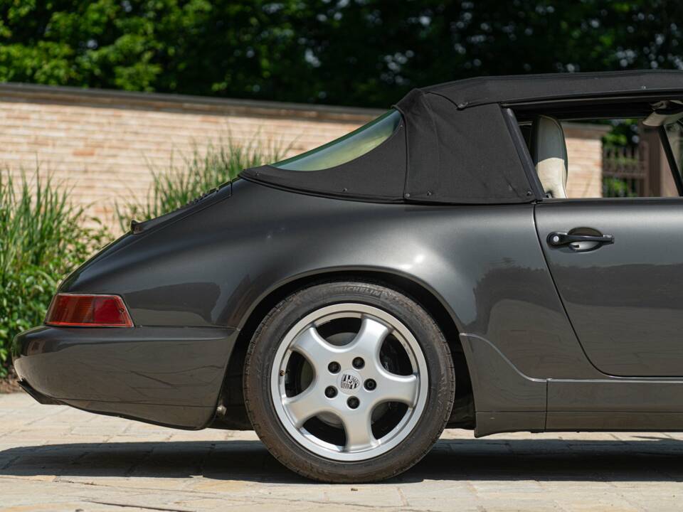 Immagine 36/50 di Porsche 911 Carrera 4 (1990)