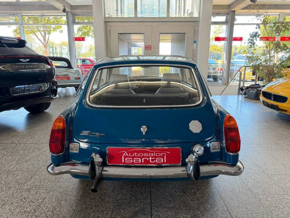Image 30/35 de MG MGB GT (1972)