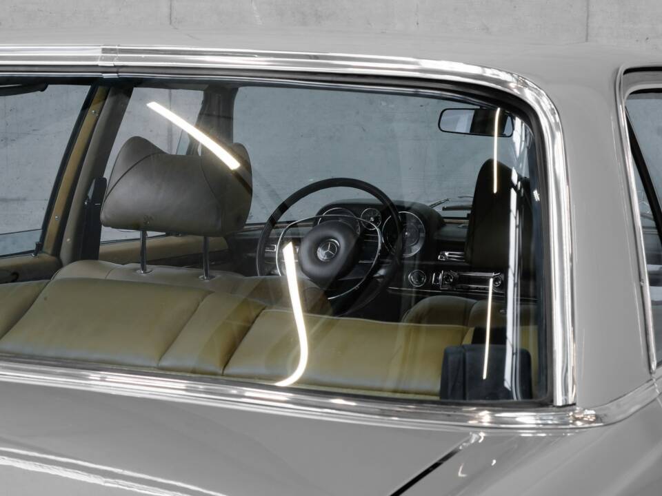Immagine 31/50 di Mercedes-Benz 300 SEL 6.3 (1968)
