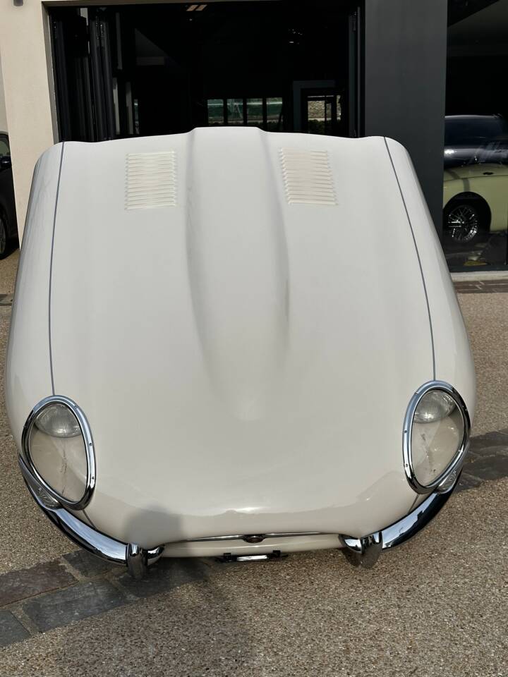 Immagine 12/22 di Jaguar E-Type 3.8 Flat Floor (1961)