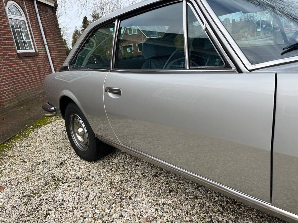 Bild 9/60 von Peugeot 504 V6 Coupe (1975)