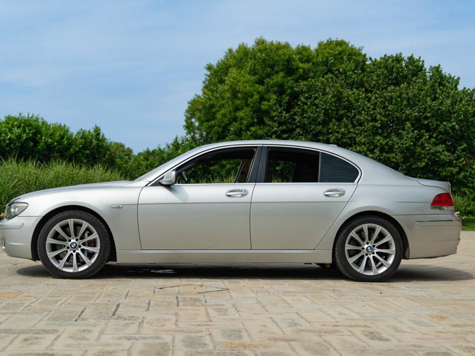 Bild 3/50 von BMW 745d (2005)