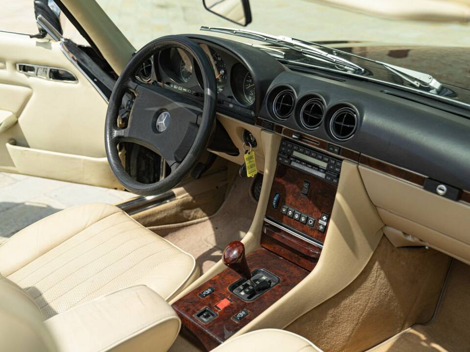 Image 34/50 of Mercedes-Benz 300 SL (1986)