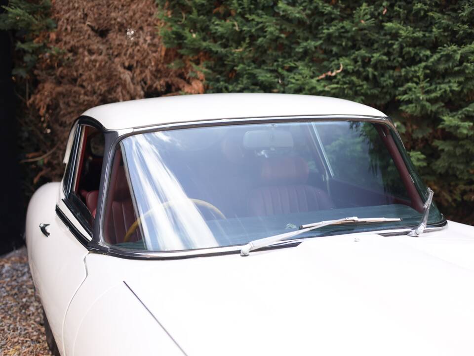 Image 7/50 de Jaguar Type E (2+2) (1970)
