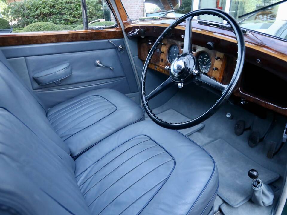 Image 46/50 of Bentley Speed Six “Blue Train” (1950)