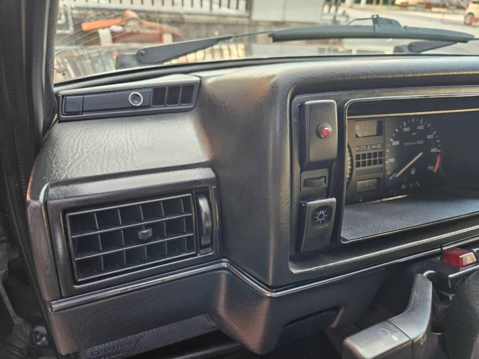 Bild 46/91 von Volkswagen Golf II 1.6 (1990)