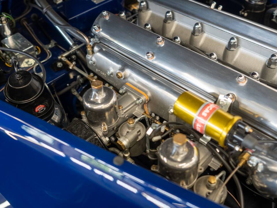 Immagine 29/62 di Jaguar XK 140 OTS (1954)