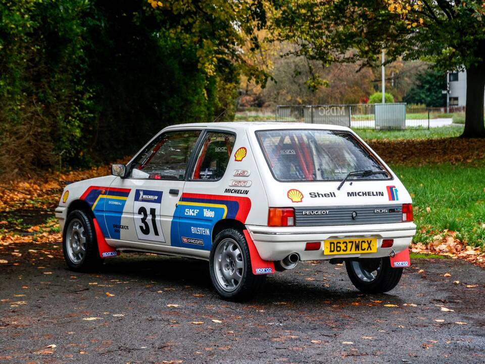 Imagen 2/44 de Peugeot 205 GTi 1.9 (1987)