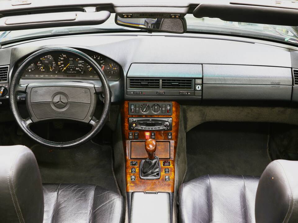 Image 14/24 de Mercedes-Benz 300 SL-24 (1993)