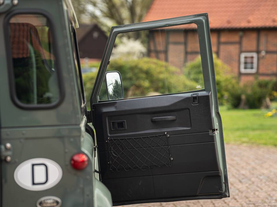 Image 42/42 of Land Rover Defender 90 (2015)