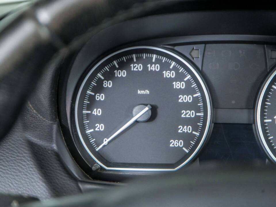 Image 16/50 de BMW 120i (2008)