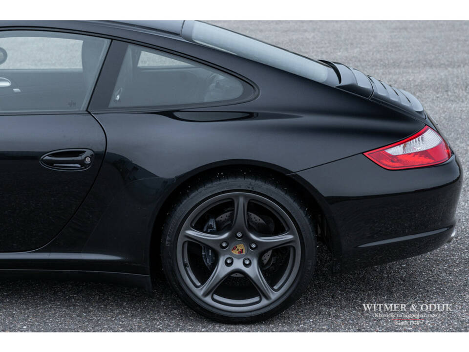 Image 24/35 of Porsche 911 Carrera 4 (2006)