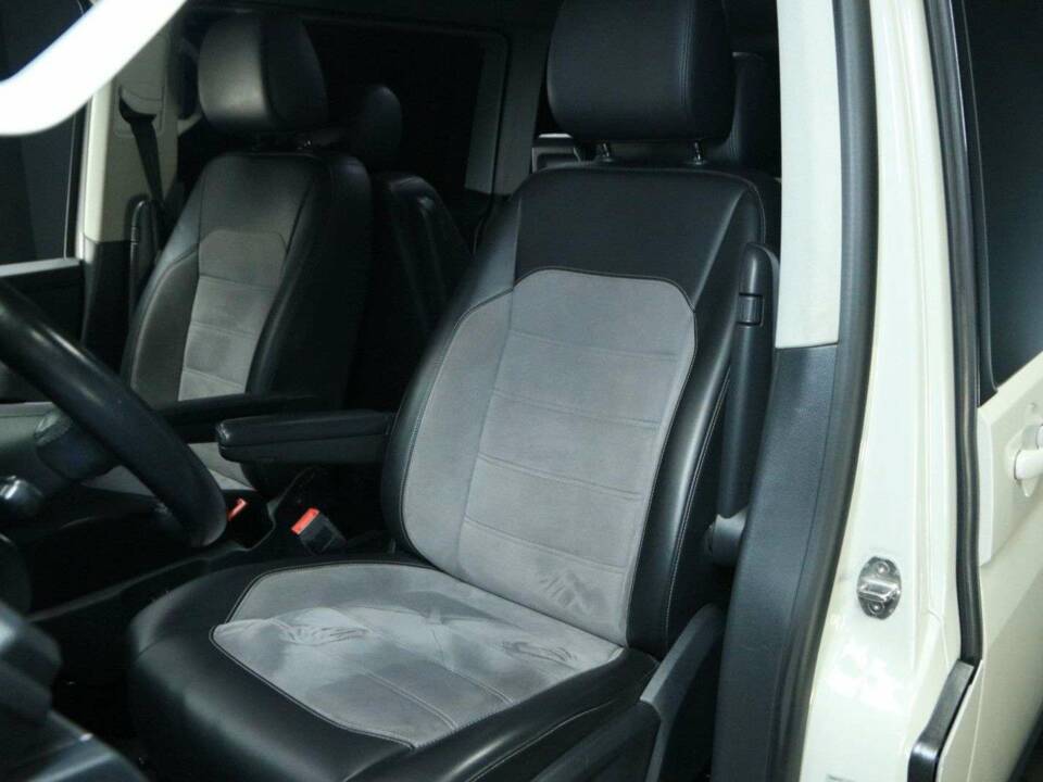 Image 10/50 of Volkswagen T6 Multivan 2.0 TDI (2020)