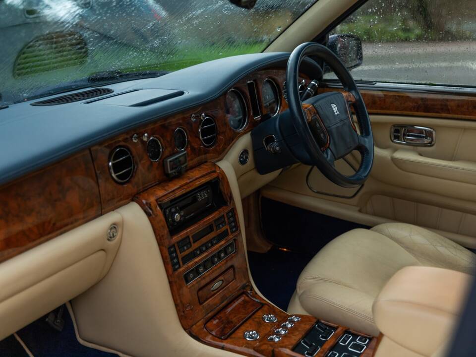 Image 16/45 of Rolls-Royce Silver Seraph (2000)