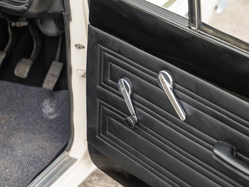 Image 23/33 de Ford Lotus Cortina (1970)