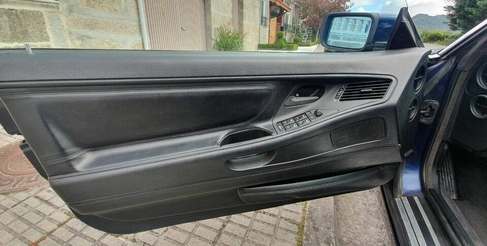 Image 7/8 of BMW 850i (1991)