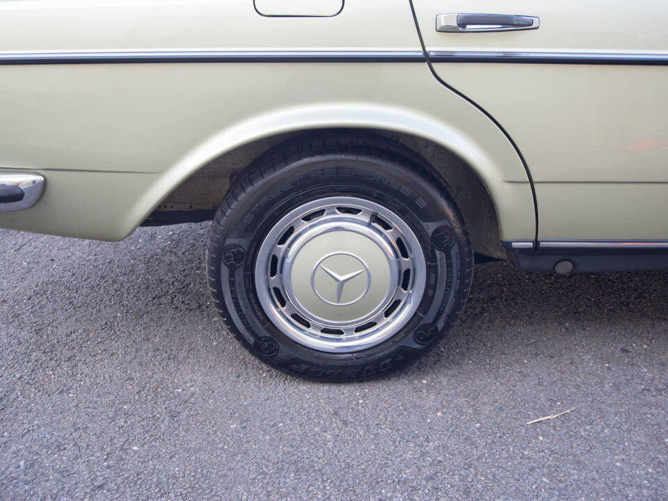 Immagine 26/29 di Mercedes-Benz 280 E (1983)