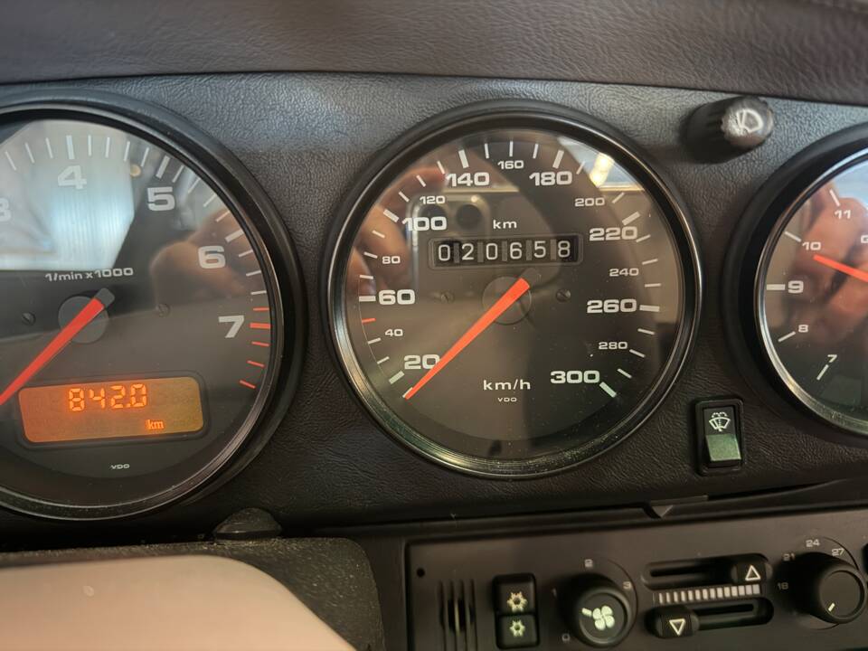 Bild 14/18 von Porsche 911 Carrera 4 (1990)