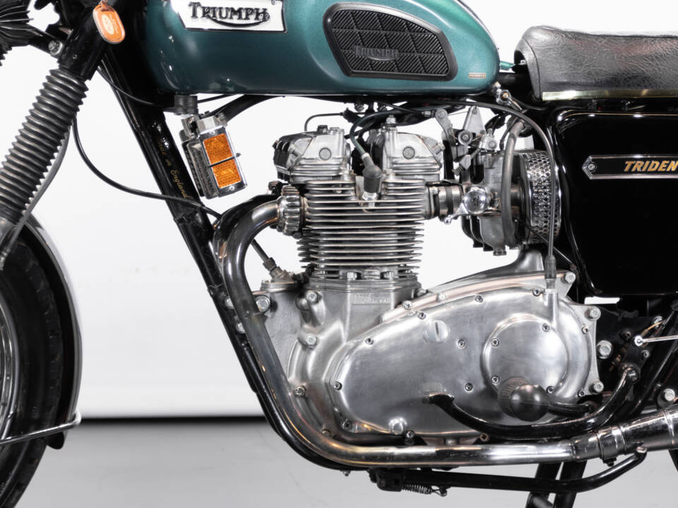 Image 11/28 of Triumph DUMMY (1973)