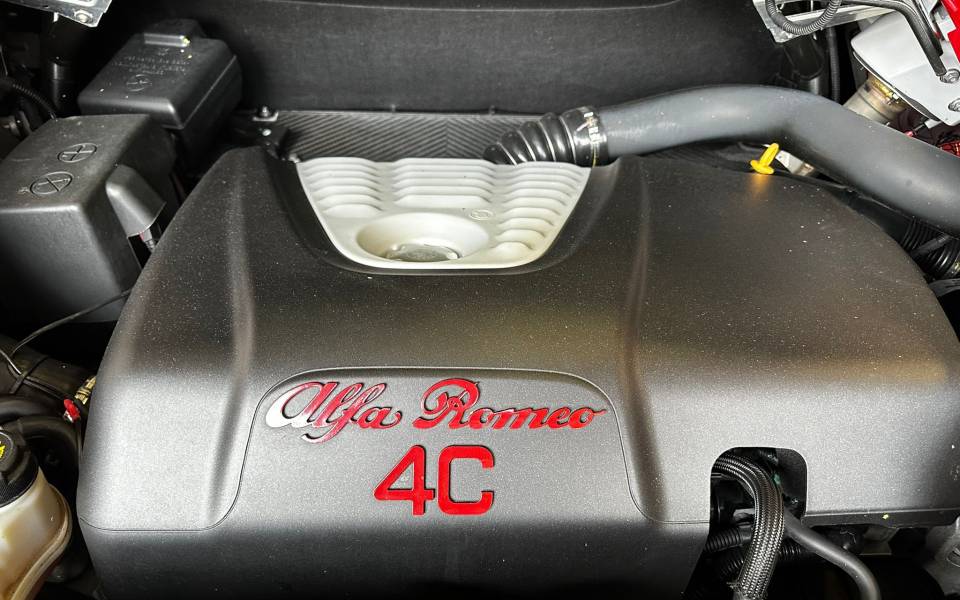 Image 25/40 of Alfa Romeo 4C (2016)