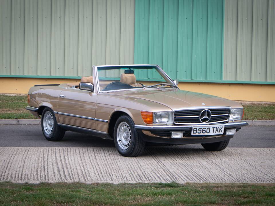 Bild 12/39 von Mercedes-Benz 280 SL (1984)